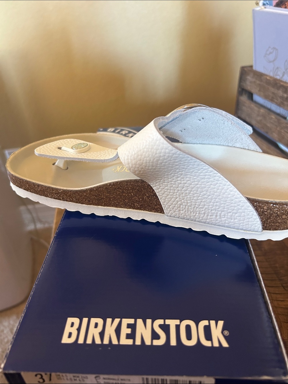 Birkenstock White Gizeh Big Buckle Thong Sandals - Picture 7 of 11
